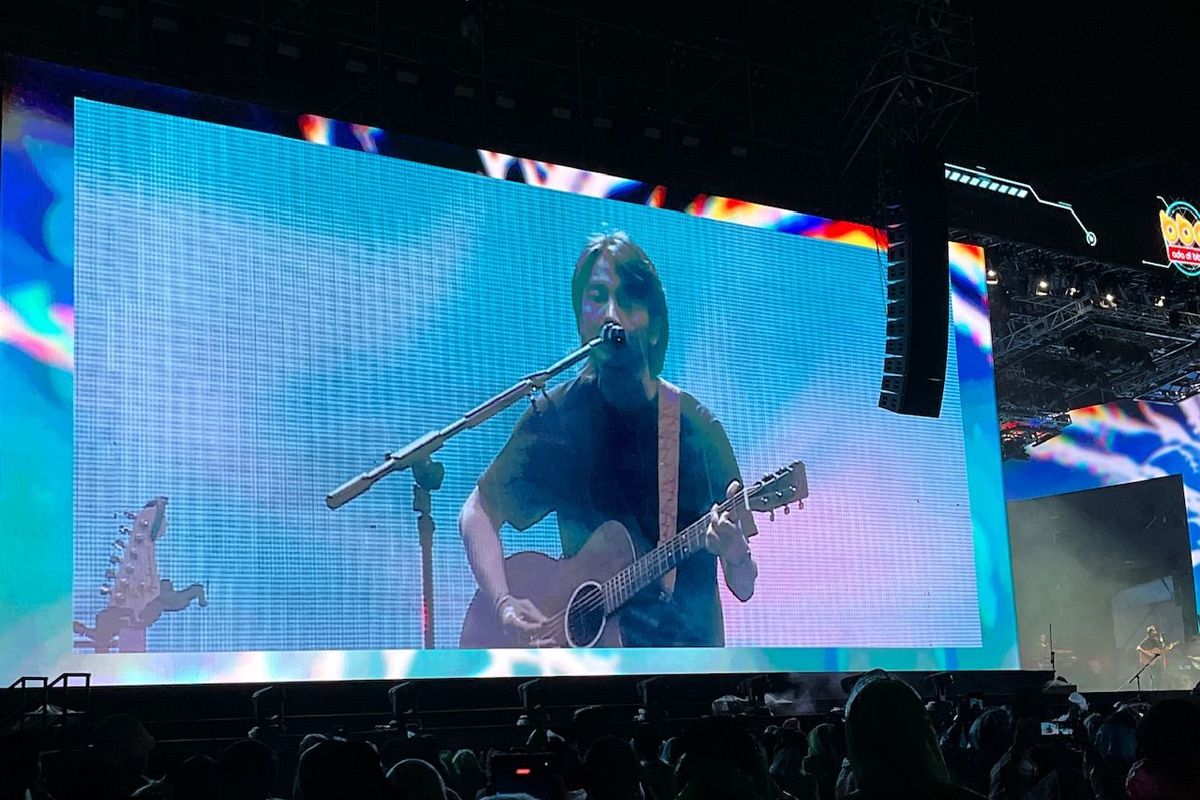 Lewat Musik April, Fiersa Besari Awali Comeback Musik meski Diguyur Hujan