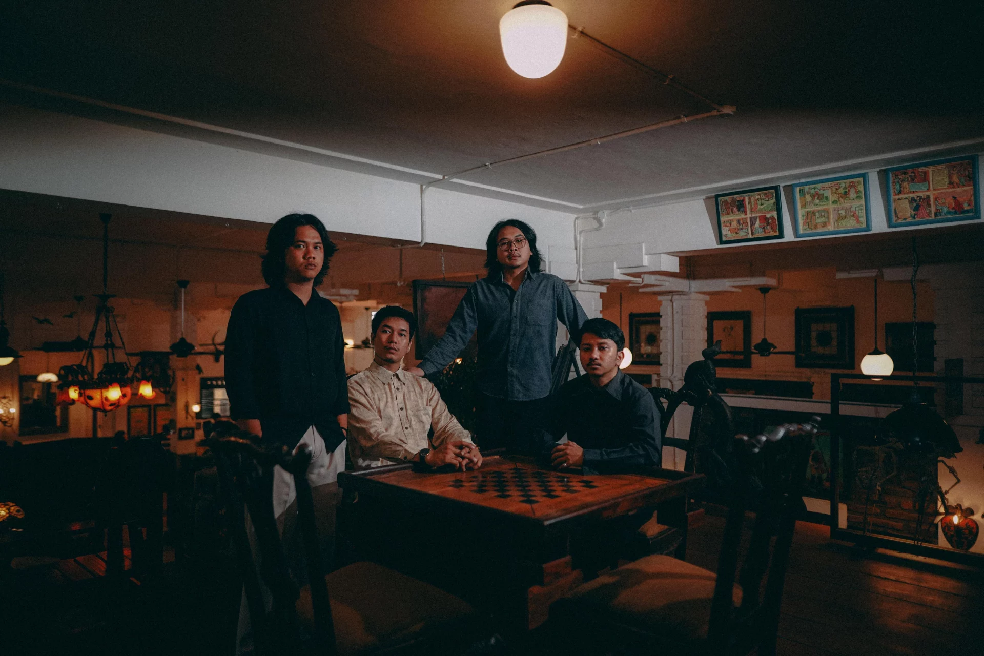 Rumah Tua Rilis Album Perdana Merayakan Hari Akhir