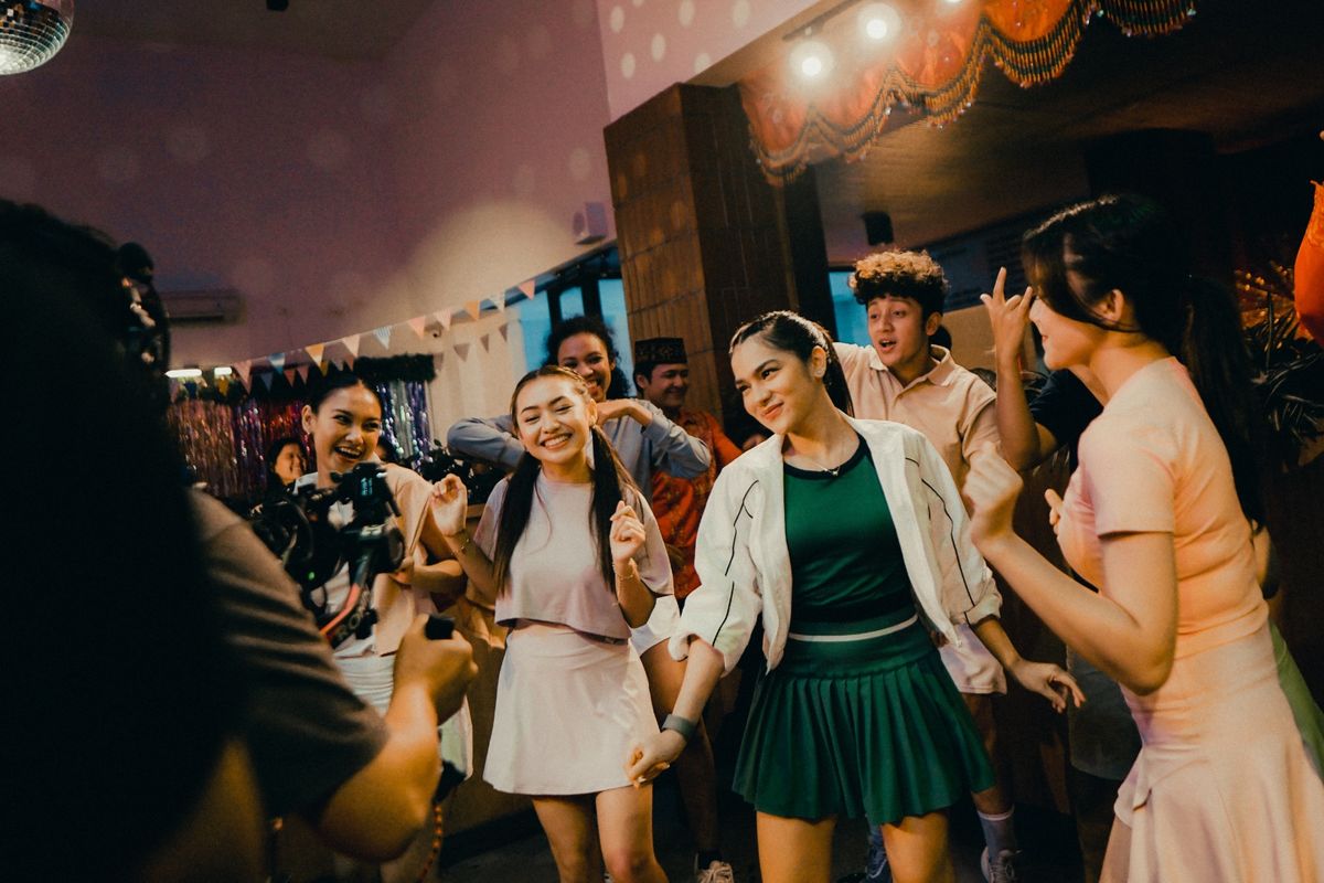 Ketika Davina Karamoy Bintangi Video Musik